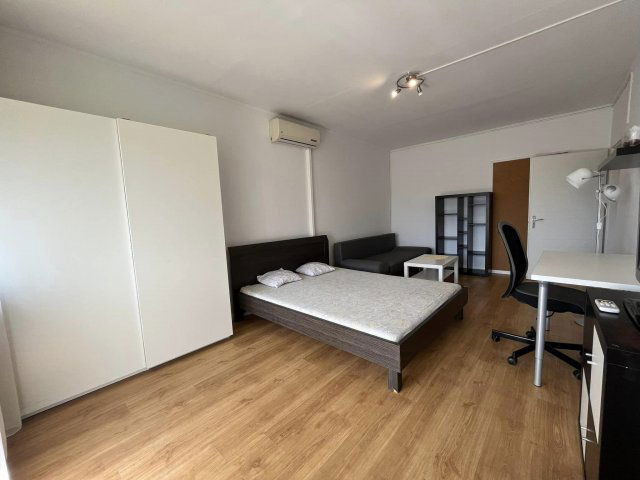 Kiadó panellakás, albérlet, Pécsett, Antal utcában, 2 szobás