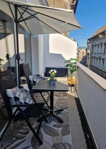 Eladó téglalakás, Budapesten, VIII. kerületben 107 M Ft