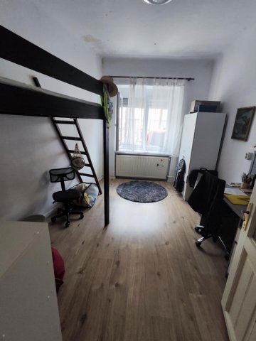 Eladó családi ház, Pécsett 54.5 M Ft, 4+2 szobás