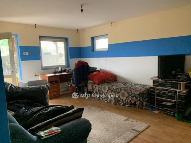 Eladó családi ház, Fóton 64.5 M Ft, 3 szobás