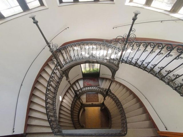 Eladó téglalakás, Budapesten, V. kerületben 275.4 M Ft, 7 szobás