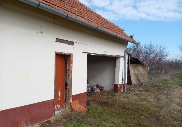 Eladó családi ház, Sarkadon 8 M Ft, 1+1 szobás