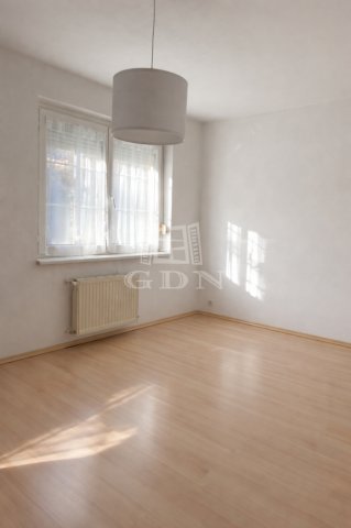 Eladó téglalakás, Budapesten, III. kerületben 162.4 M Ft