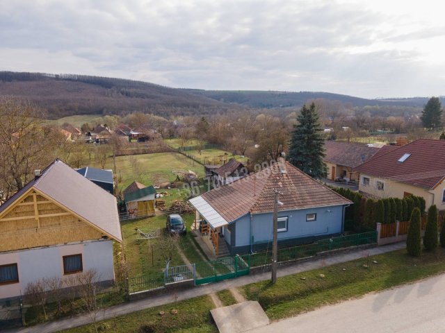 Eladó családi ház, Keszegen 46.9 M Ft, 2 szobás