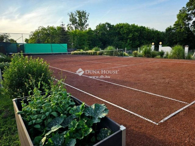 Eladó családi ház, Tápióbicskén 542.812 M Ft, 5 szobás