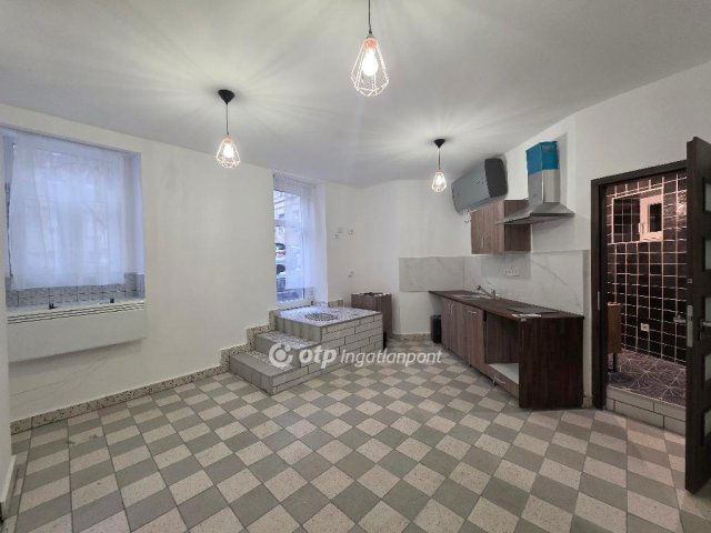 Eladó téglalakás, Budapesten, VIII. kerületben 69.9 M Ft