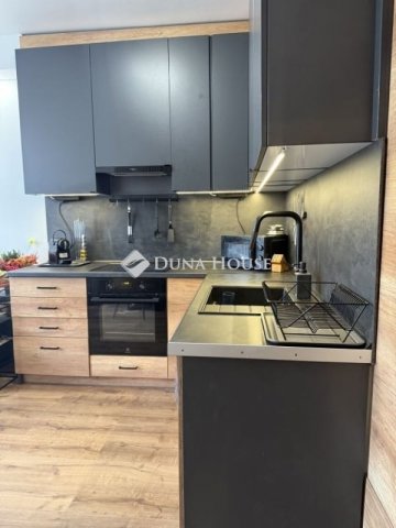 Eladó téglalakás, Budapesten, XIV. kerületben 77.5 M Ft