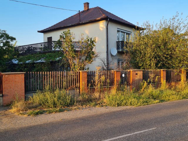 Eladó családi ház, Tiszajenőn 24 M Ft, 3+1 szobás