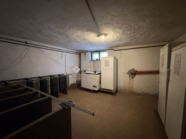 Eladó családi ház, Gyálon 129.9 M Ft, 5 szobás