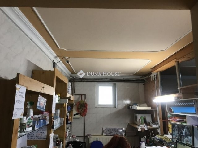 Eladó családi ház, Nagyvenyimen 90 M Ft, 3 szobás