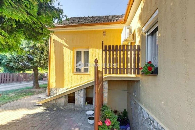 Eladó családi ház, Porrogszentkirályon 50 M Ft, 5 szobás