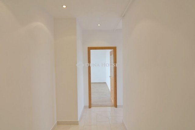 Eladó téglalakás, Kecskeméten 54.99 M Ft, 2 szobás