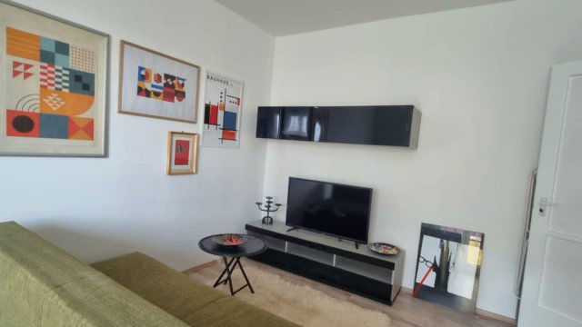 Kiadó téglalakás, albérlet, Pécsett 190 E Ft / hó, 1+1 szobás