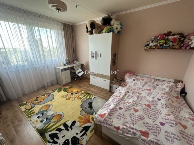Eladó panellakás, Debrecenben 54.5 M Ft, 2 szobás