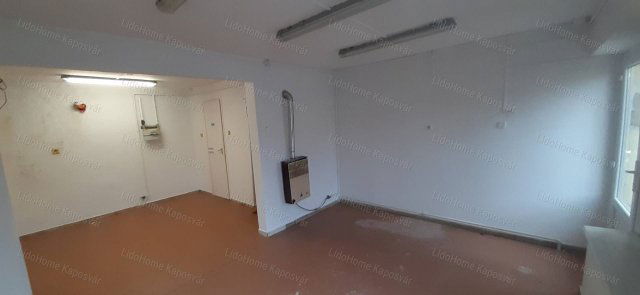 Eladó üzlethelyiség, Kaposváron 7.4 M Ft, 2 szobás