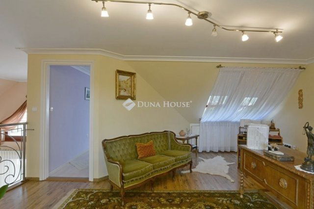 Eladó családi ház, Kiskunfélegyházán 149.9 M Ft, 5 szobás