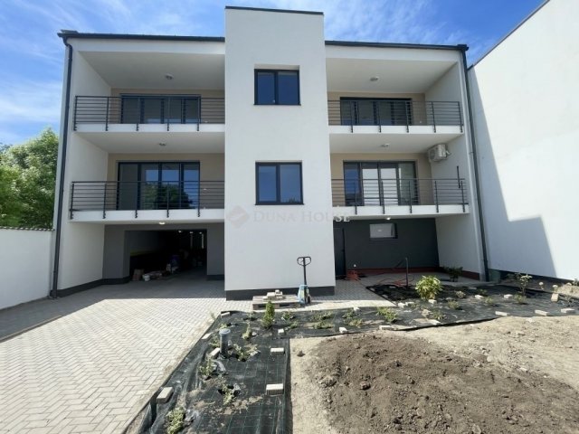 Eladó téglalakás, Kecskeméten 89.9 M Ft, 4 szobás