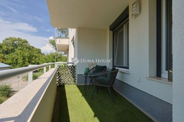 Eladó téglalakás, Budapesten, III. kerületben 121.99 M Ft