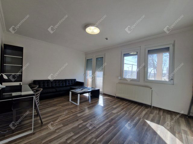 Eladó hotel, Komáromban 798 M Ft, 28 szobás