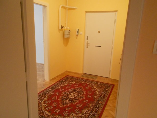 Kiadó téglalakás, albérlet, Pécsett 260 E Ft / hó, 3 szobás
