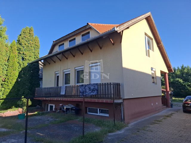 Eladó családi ház, Szigetszentmártonban 72.9 M Ft, 3 szobás