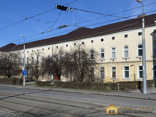 Eladó ipari ingatlan, Miskolcon, Baross Gábor úton 89.9 M Ft