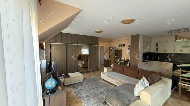 Eladó téglalakás, Sopronban 99.9 M Ft, 3 szobás