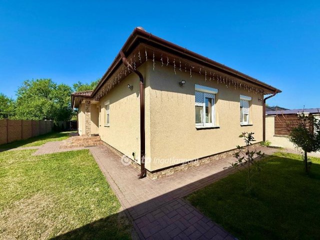 Eladó családi ház, Miskolcon 99.9 M Ft, 3 szobás