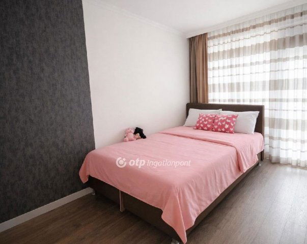 Eladó panellakás, Debrecenben 69.9 M Ft, 3 szobás