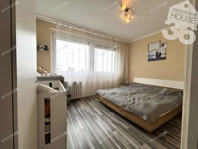 Eladó panellakás, Kecskeméten 48.9 M Ft, 3 szobás