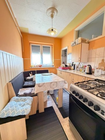 Eladó téglalakás, Pápán 33.99 M Ft, 1+1 szobás