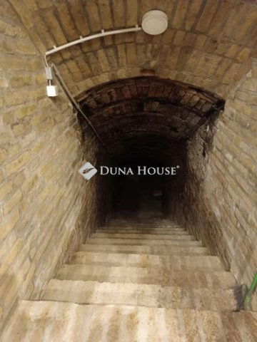 Eladó családi ház, Villányban 31 M Ft, 1 szobás