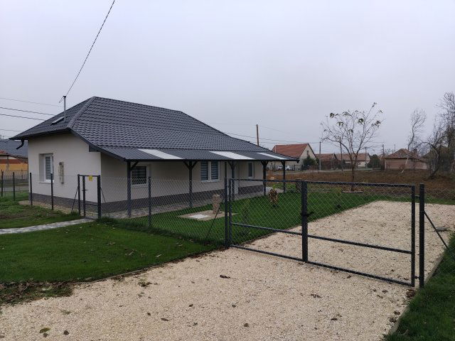 Eladó családi ház, Tiszaföldváron 35 M Ft, 2+1 szobás