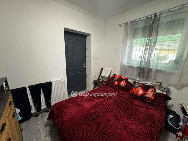 Eladó családi ház, Hosszúpályin 39.999 M Ft, 4 szobás