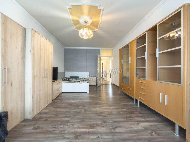 Eladó panellakás, Vácon 56 M Ft, 2 szobás / költözzbe.hu