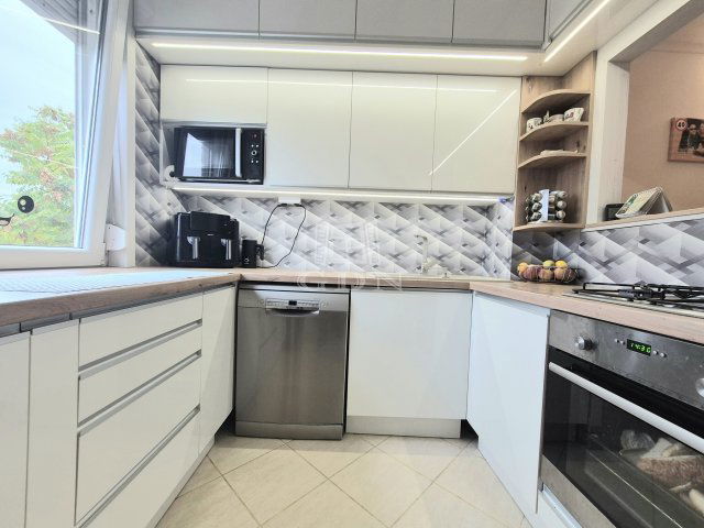 Eladó panellakás, Budapesten, XVI. kerületben 84.9 M Ft