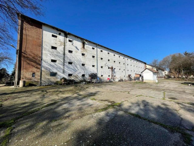 Eladó ipari ingatlan, Kisszálláson 129 M Ft