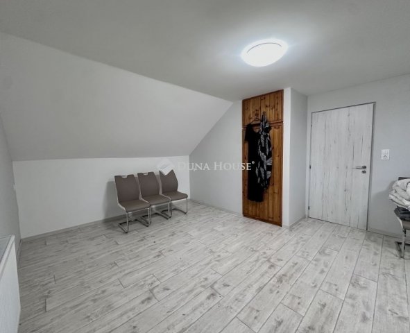 Eladó családi ház, Hódmezővásárhelyen 103.8 M Ft, 5 szobás
