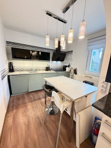 Eladó ikerház, Győrött 84.9 M Ft, 2+4 szobás