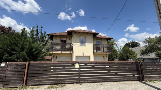 Eladó családi ház, XVII. kerületben, Szánthó Géza utcában