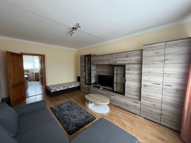 Eladó panellakás, Tiszaújvárosban, Szent István úton 0.13 M Ft