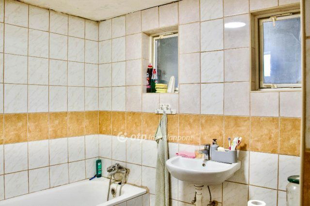 Eladó családi ház, Lázin 18.9 M Ft, 2 szobás