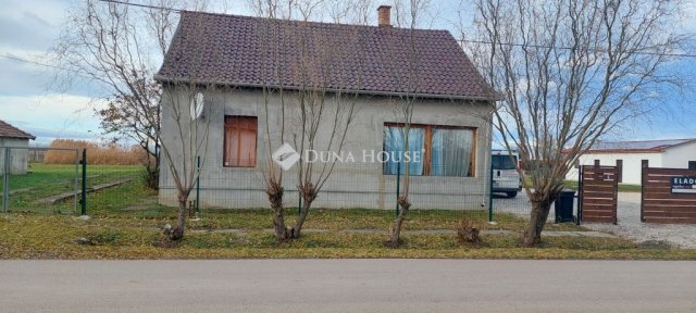 Eladó családi ház, Kiskörén, Árpád Vezér úton 25 M Ft