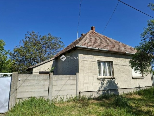 Eladó családi ház, Madarason 7.5 M Ft, 4 szobás