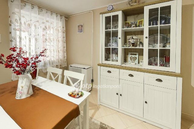 Eladó családi ház, Fegyverneken 19 M Ft, 1 szobás