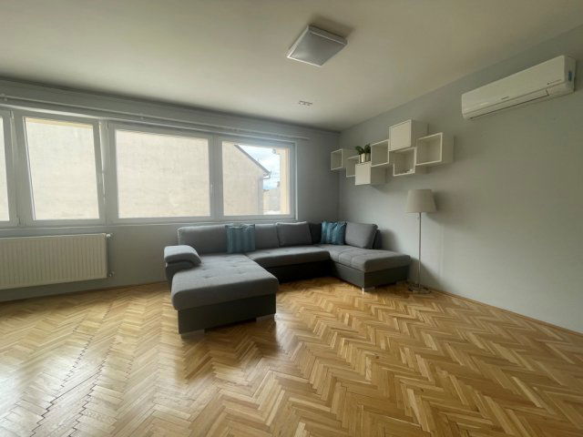 Eladó téglalakás, Vácon, Cházár András utcában 118.3 M Ft
