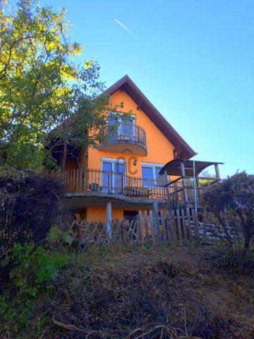 Eladó családi ház, Szentendrén, Szirom utcában 86 M Ft