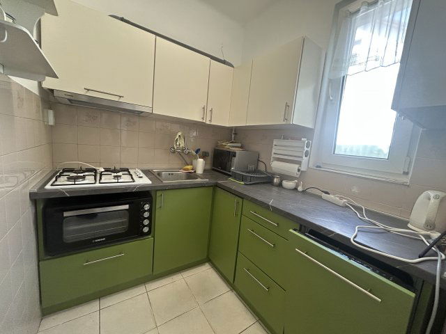 Eladó családi ház, Balatonbogláron 145 M Ft, 8 szobás