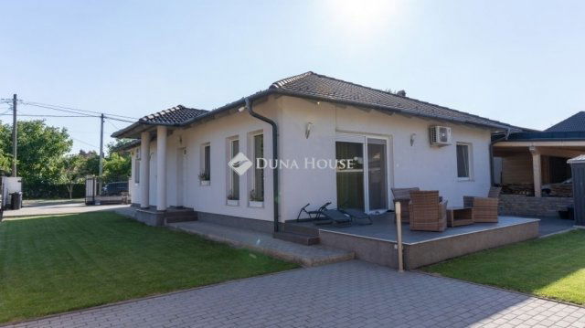 Eladó családi ház, Budapesten, XVIII. kerületben 169.99 M Ft
