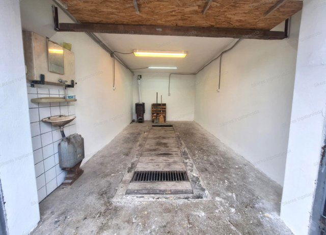 Eladó garázs, Tatabányán 7.5 M Ft / költözzbe.hu